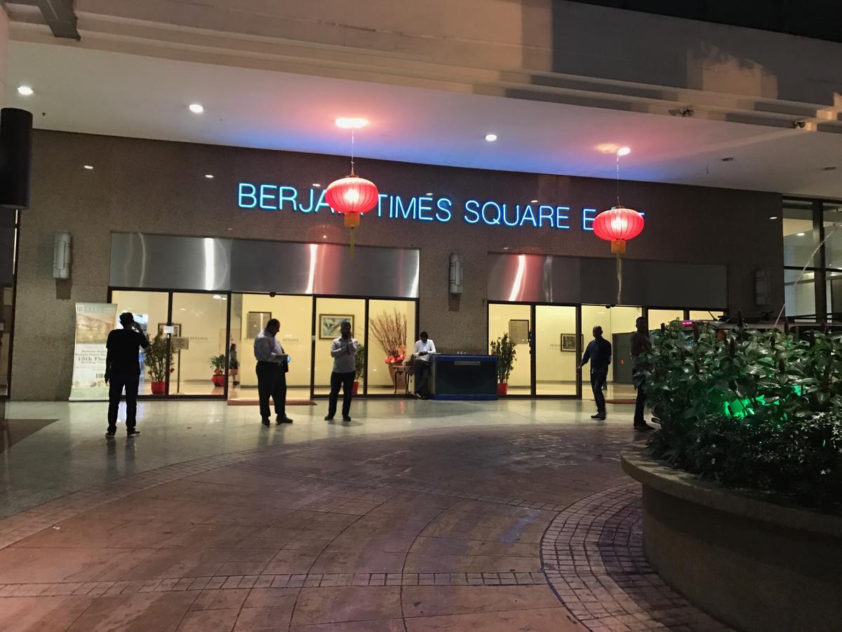 Apartamento Times Square Bukit Bingtang At Kuala Lumpur Exterior foto
